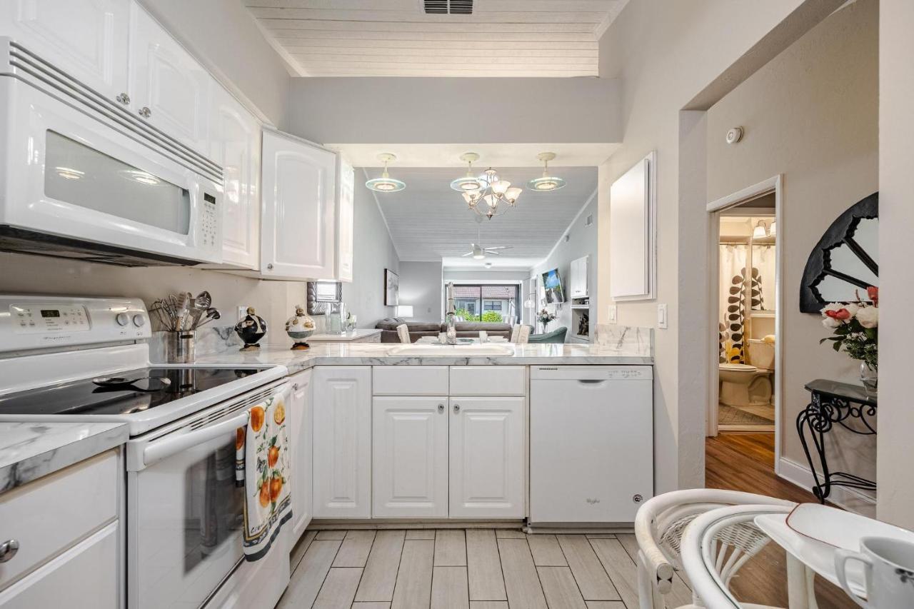 Association, Tennis Courts And Pool, Sleeps 4 - Cinnamon Cove Cozy Condo 포트 마이어스 외부 사진