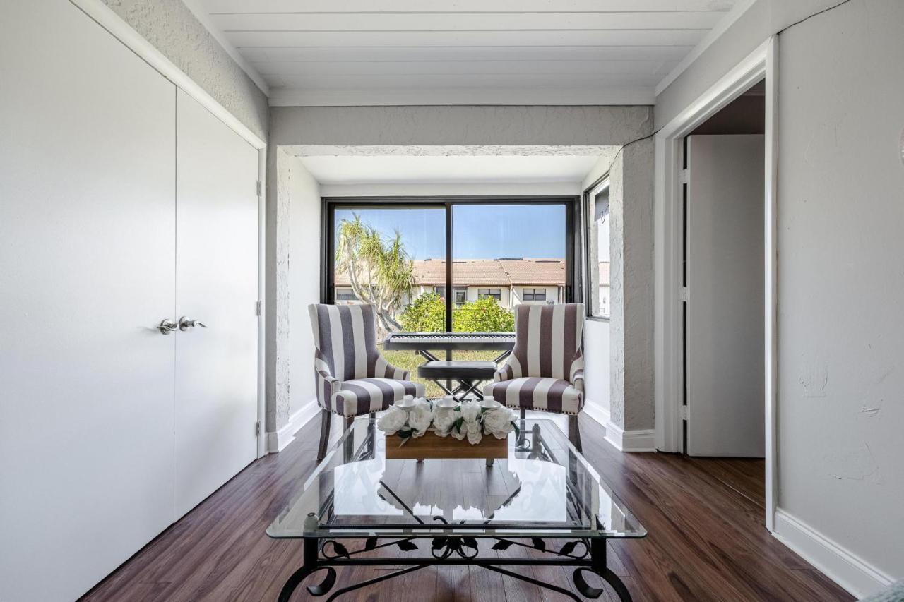 Association, Tennis Courts And Pool, Sleeps 4 - Cinnamon Cove Cozy Condo 포트 마이어스 외부 사진